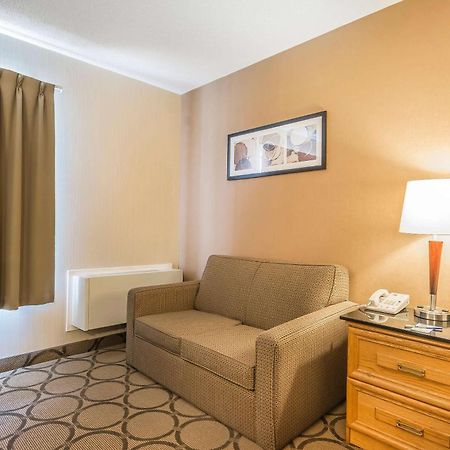 בלוויל Comfort Inn מראה חיצוני תמונה