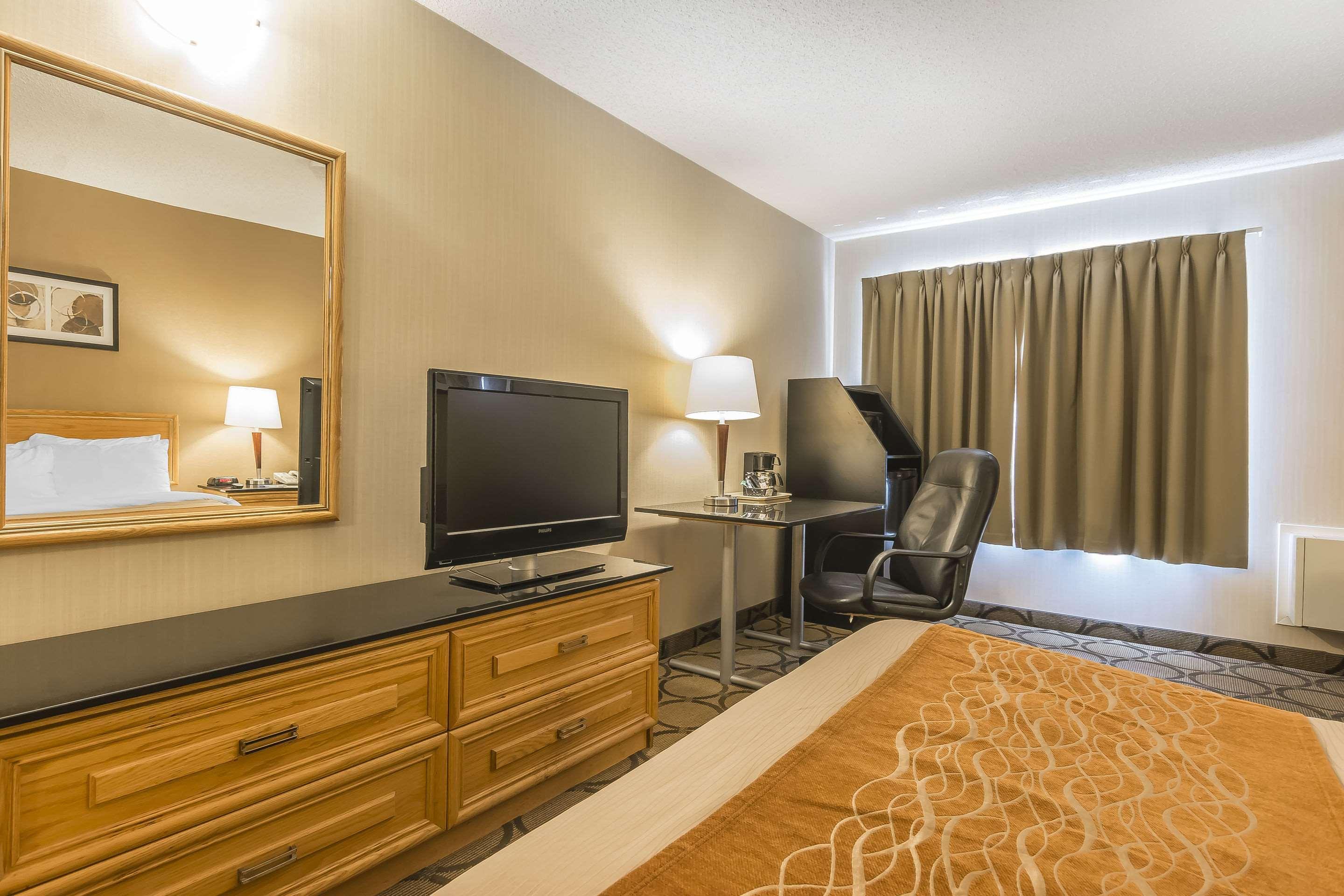 בלוויל Comfort Inn מראה חיצוני תמונה