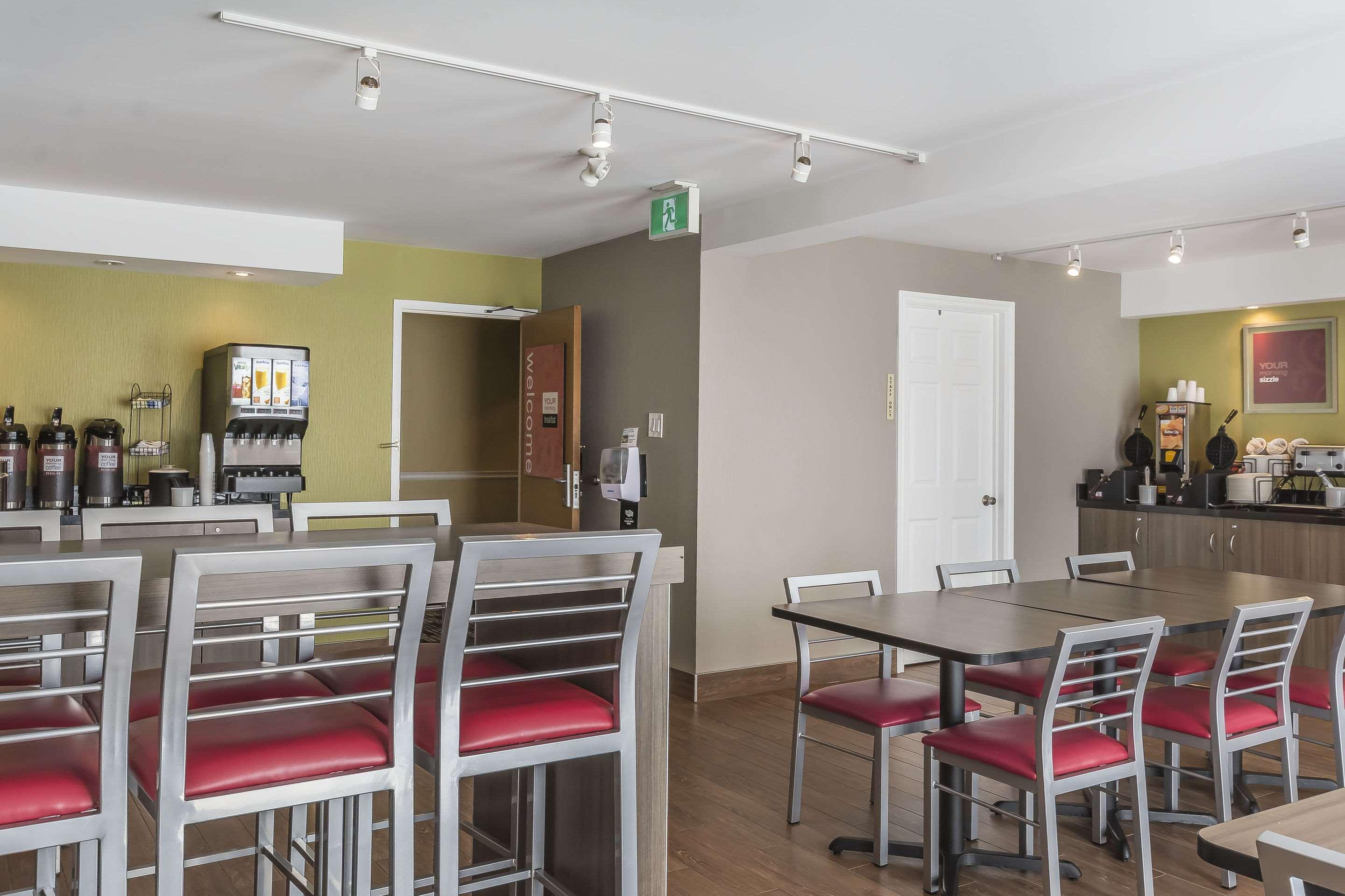 בלוויל Comfort Inn מראה חיצוני תמונה