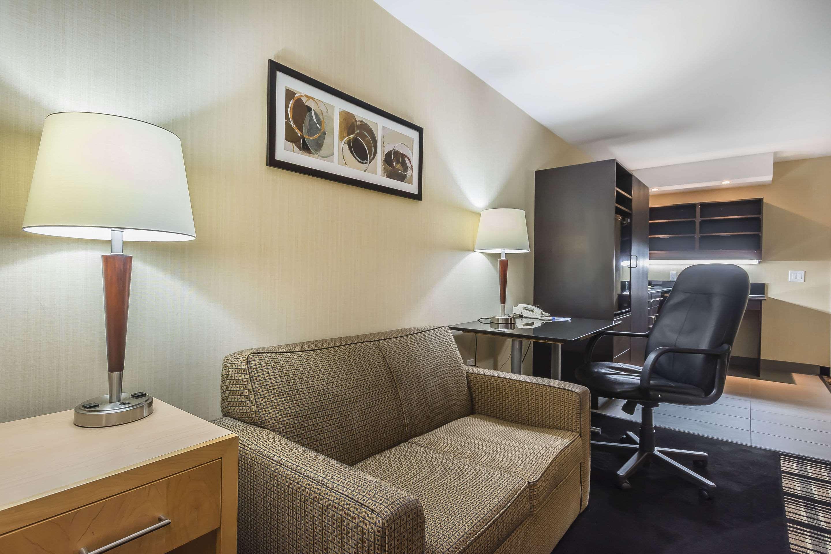 בלוויל Comfort Inn מראה חיצוני תמונה